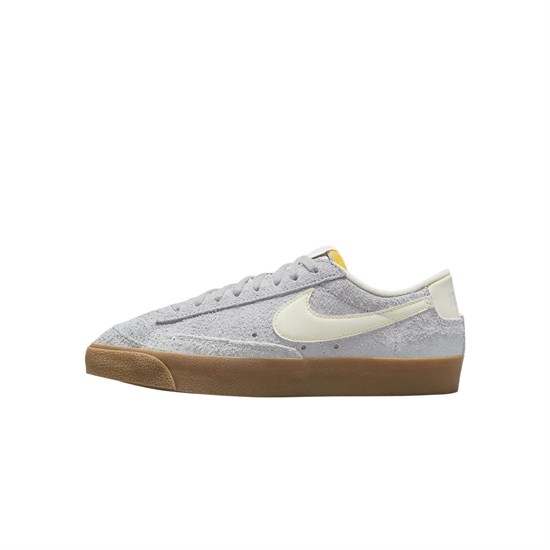 Nike Blazer Low '77 Vintage Football Grey Gum Women's FQ8060-003 - фото 590938