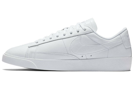 Nike Blazer Low 'Triple White' Women's BQ0033-111 - фото 630906